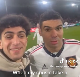 🎥😂  | Veldbestormer maakt video met Casemiro en het ongemak spat van je scherm