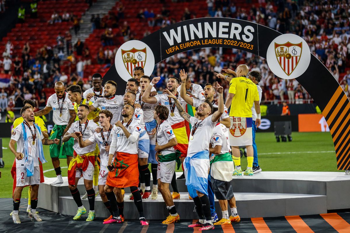 Uitverkoop! 'Sevilla zet vanwege schulden alle spelers in de etalage'