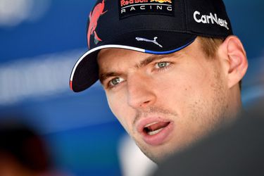 📸 | Max Verstappen draagt speciaal 'koelpak' bij bloedhete GP van Frankrijk