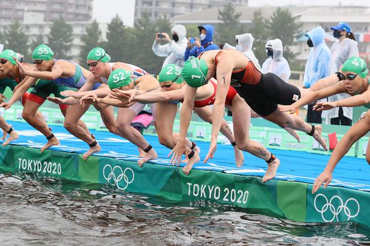 Triatlonbond: 'Transgender vrouwen mogen blijven deelnemen aan vrouwencompetitie'