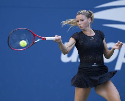 'Tennisster Camila Giorgi kreeg vals coronacertificaat om te kunnen reizen en spelen'