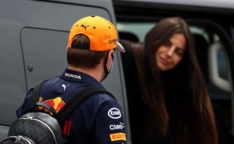 💕 Dit gaf Max Verstappen aan Kelly Piquet voor Valentijnsdag
