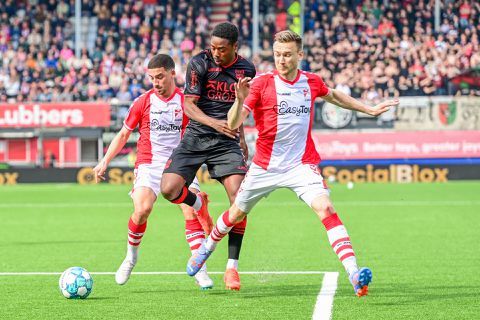 Emmen pakt belangrijk punt tegen NEC in strijd tegen degradatie