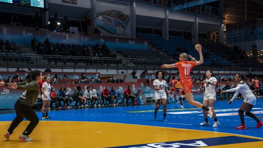 Nederlandse handbalsters beginnen WK met MONSTERZEGE op Puerto Rico: 55-15