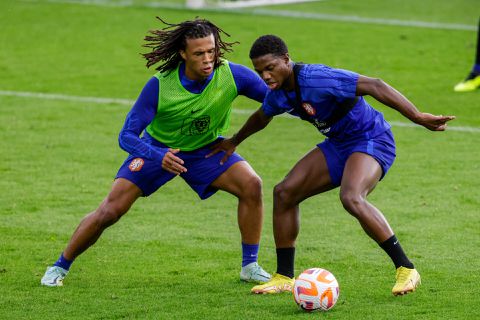 Opstellingen Manchester Derby: Nederlanders Tyrell Malacia en Nathan Aké starten