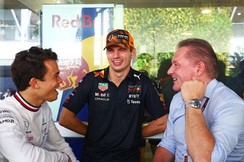 Ziet Jos Verstappen het somber in? Max Verstappens vader ontbreekt bij GP Japan