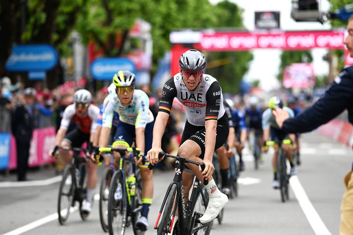 Uitslag etappe 11 Giro: Ackermann wint sprint, topfavoriet geeft op