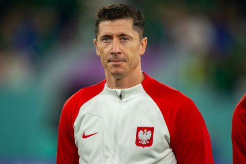 Dit zijn de opstellingen van Saoedi-Arabië en Polen: Feyenoorder Szymański wissel