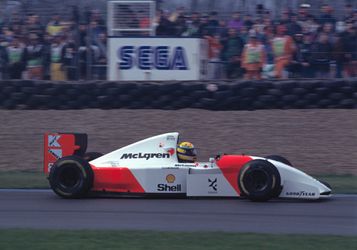 De naam van Ayrton Senna zal pronken op de bolides van McLaren
