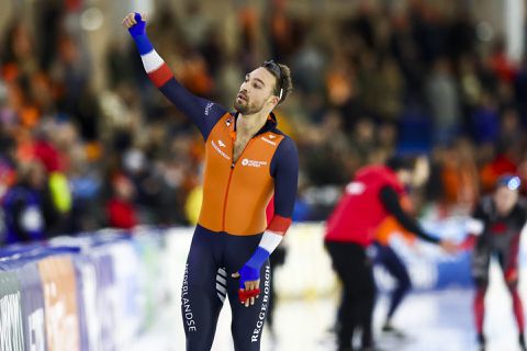 🎥​ | Kjeld Nuis is opvallend blij met plek 2 op 1500 meter: 'Zij mogen nu stil zijn'