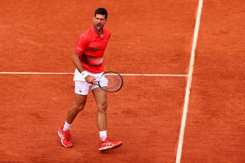 Djokovic slaat zichzelf gemakkelijk naar kwartfinale Roland Garros
