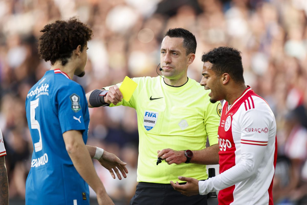 Recordaantal gele kaarten in bekerfinale tussen Ajax en PSV
