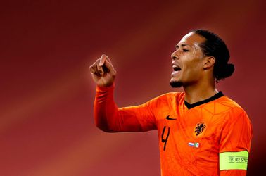 Nederlandse en Deense internationals veilen hun shirt voor UNICEF