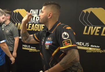 Jelle Klaasen doet subtiele ode aan overleden darter Kyle Anderson