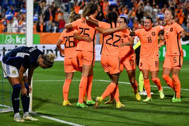 TV-gids: op deze zender kijk jij naar de allesbeslissende wedstrijd van de Oranje Leeuwinnen