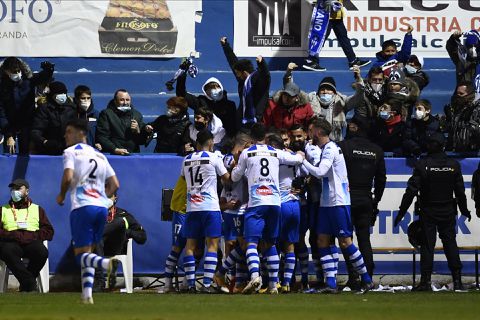 🎥 | Samenvattingen bekerduels: Real en Barcelona voorkomen blamage, Chelsea voor tegen Spurs