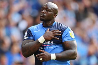 Akinfenwa (40) stopt toch niet: 'The Beast' maakt comeback in krochten Engels voetbal