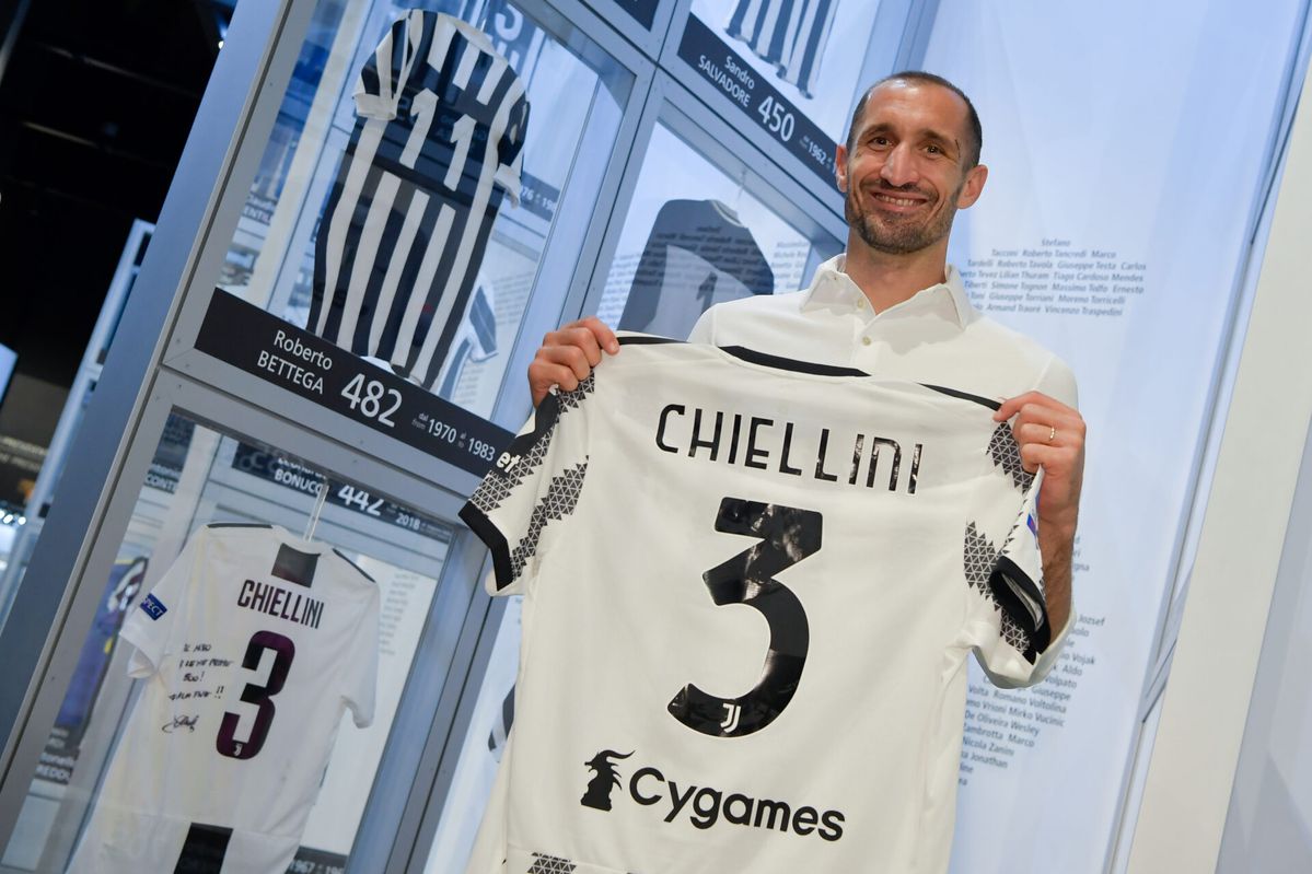 📸​ | Juve-legende Giorgio Chiellini neemt afscheid van kleedkamer met een traan