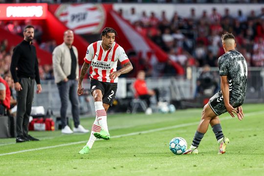 Ki-Jana Hoever niet in selectie van PSV voor clash met Rangers