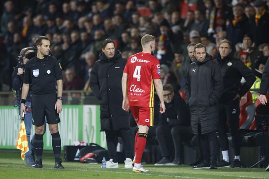 🎥 | Van zon naar regen in Adelaarshorst: Go Ahead verspeelt achterstand én krijgt rood tegen PSV