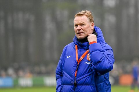Milieuactivist fietst heel Parijs af om cadeau aan Ronald Koeman te geven