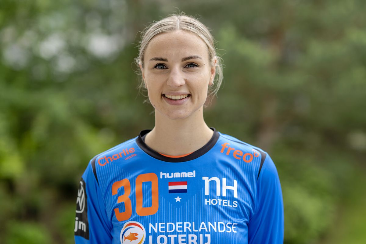 Nederlandse handbalsters verliezen keepster op WK: Rinka Duijndam keert terug naar Nederland