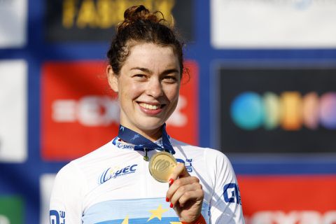 Wielrenster Mischa Bredewold kan EK-titel niet geloven: 'Ik ben aan het dromen'