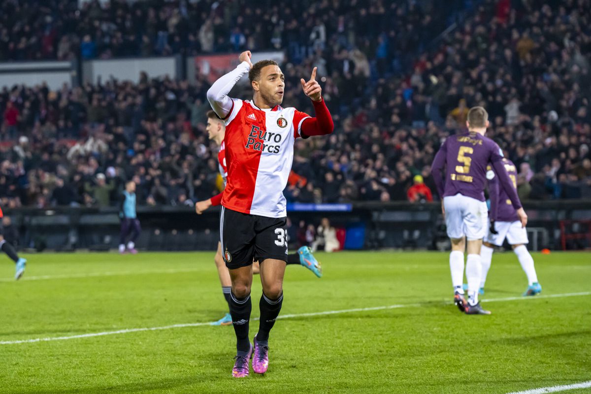 Dessers levert Feyenoord deze keer slechts 1 punt op: hij scoort maar mist ook tegen Groningen