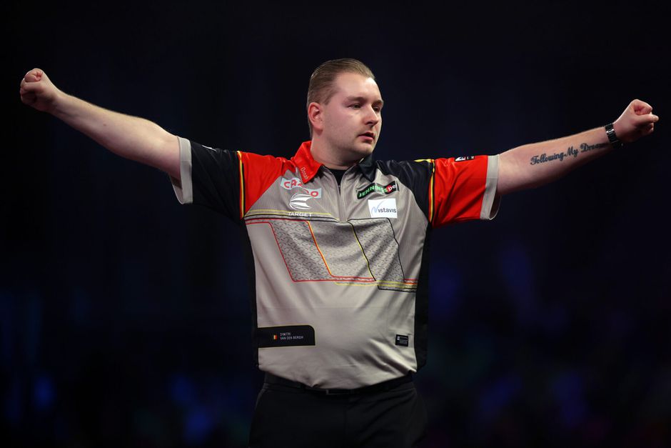 Kerstmis is voorbij! Van den Bergh verslaat Ratajski in 3e ronde van WK darts