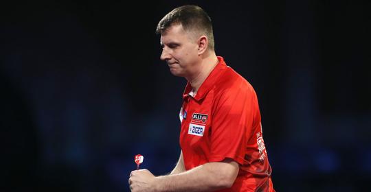 Krzysztof Ratajski overleeft 7 matchdarts en wint allereerste partij van 2022