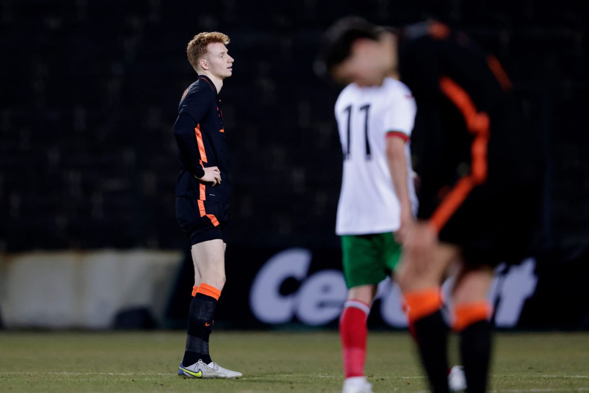 Ontzettend zwak Jong Oranje ontsnapt aan een nederlaag tegen Jong Bulgarije