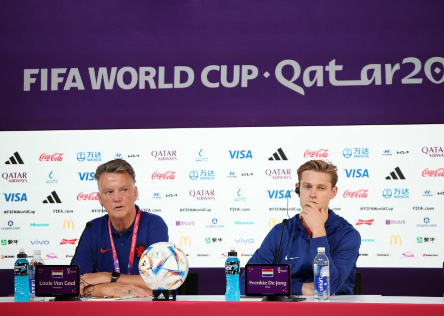 Louis van Gaal en Valentijn Driessen vinden Frenkie de Jong 'beetje