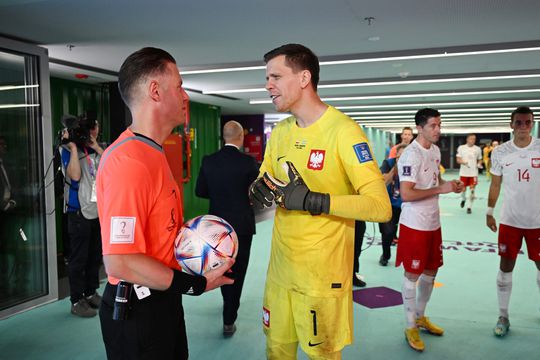 Internationale pers veegt vloer aan met Makkelie na penaltymoment: 'Einde WK?'