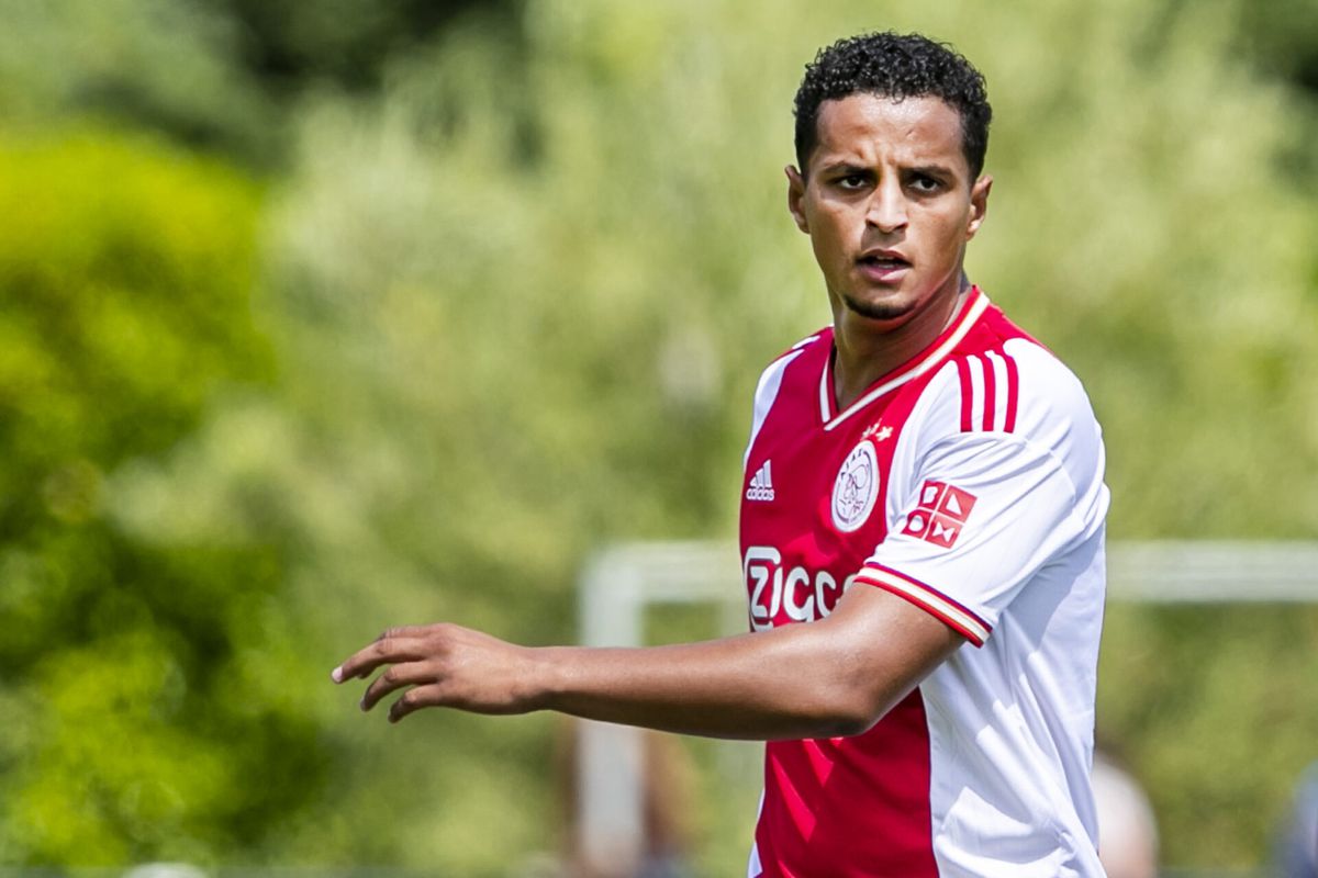 'Ihattaren ontbreekt op trainingskamp Ajax vanwege intimidaties en bedreigingen'