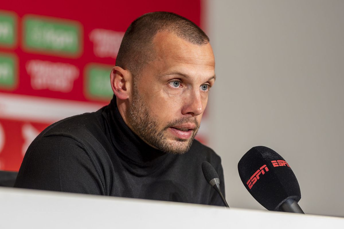 John Heitinga ziet spelers door ijs zakken: 'Jorrel Hato was beste bij ons, dat zegt veel'