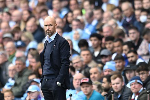 'Ten Hag grijpt in bij spelersbeleid Manchester United: vindt dat er te snel nieuwe contracten worden uitgedeeld'