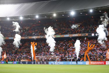 🎥 | Op deze manier wordt Oranje toch gesteund door tienduizenden fans in cruciaal duel