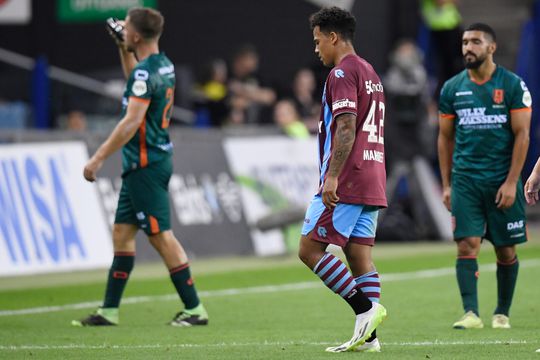 🎥 ​| Vitesse gaat niet akkoord met deze rode kaart voor Million Manhoef