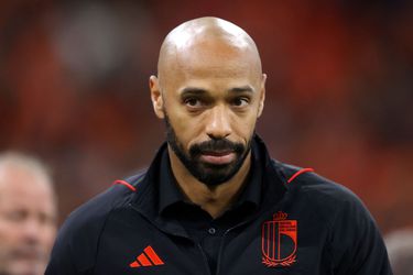 Thierry Henry vindt dat 'trage' VAR plezier in voetbal verpest: 'Kan ik juichen? Of toch niet?'