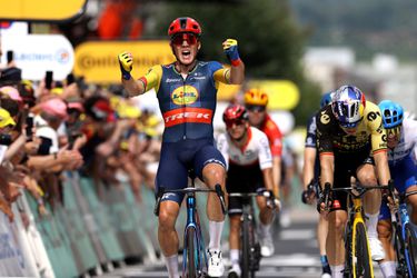 🎥 | Tour de France: Mads Pedersen is Jasper Philipsen de baas bij massasprint in Limoges