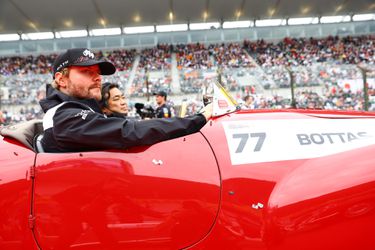 Classic Bottas: Fin wint alvast een fietswedstrijdje in Kansas in aanloop naar GP