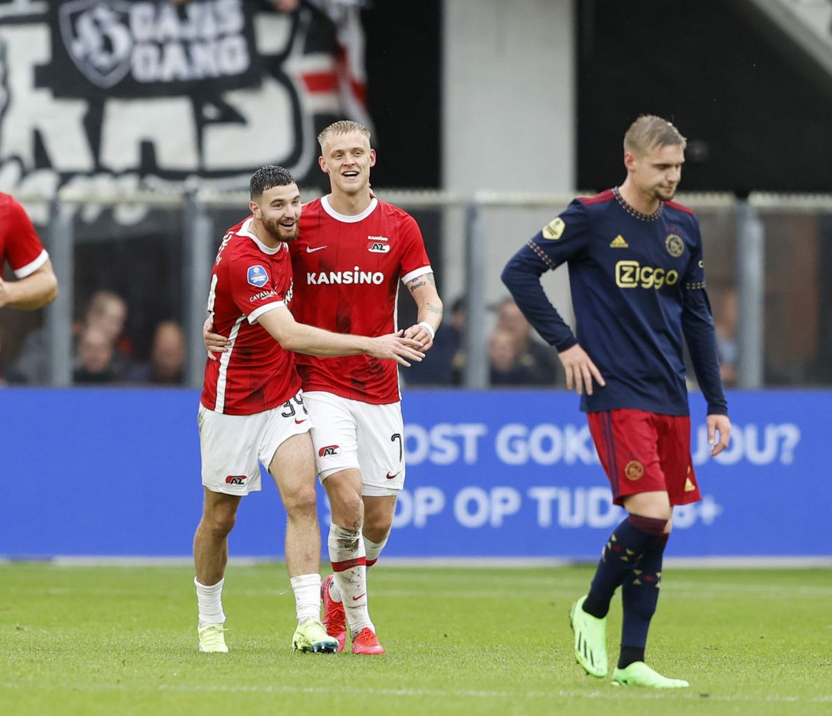 Ajax verliest koppositie aan PSV na foutenfestijn tegen sterk AZ
