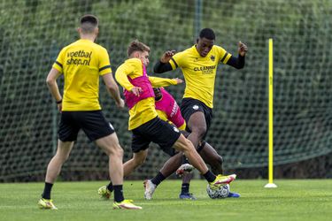 Ook Vitesse door corona eerder terug van trainingskamp in Portugal
