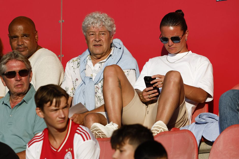 Sherida Spitse loopt compleet leeg over Ajax-rellen: 'Het zijn een stel randdebielen'
