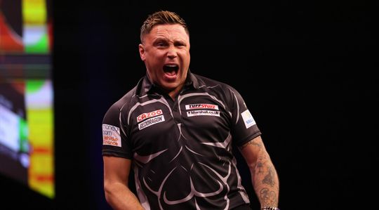 Gerwyn Price sprint tegen Jonny Clayton vanuit achterstand naar eindzege bij New Zealand Darts Masters