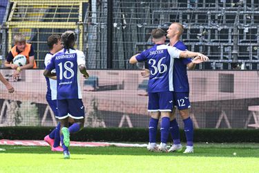 🎥 | Dolberg pijnigt Ajax met klasse stift: Anderlecht-spits opent score in oefenpot