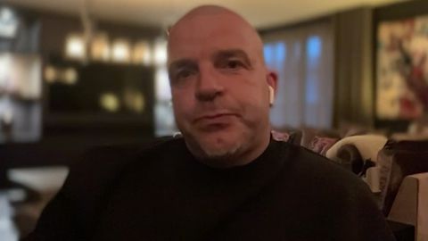 🎥​| Superspion Andy van der Meijde weet weer meer over Ajax-chaos