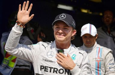 Rosberg wint, Hamilton steelt de show