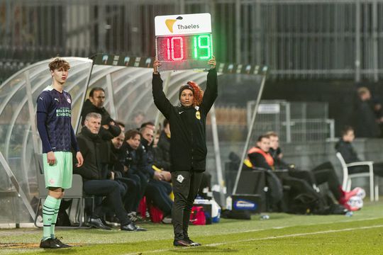 Geen 4e official bij vrouwenwedstrijd tussen Zwolle en Twente: 'Super amateuristisch'