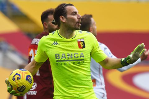 Oud-goalie Genua geeft ontslagen trainer een keiharde trap na: 'Jij bent de slechtste en meest valse manager'